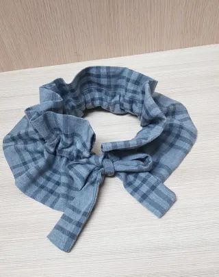 Cuello desmontable gris