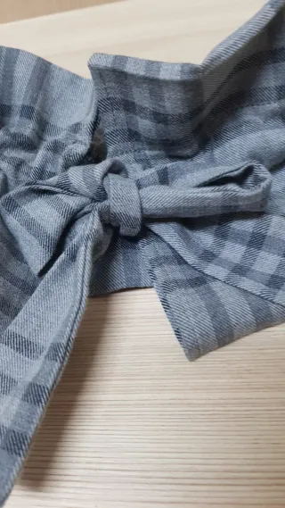 Cuello desmontable gris