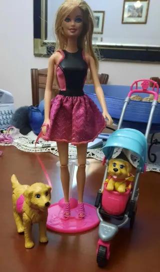 Barbie con perritos y carrito