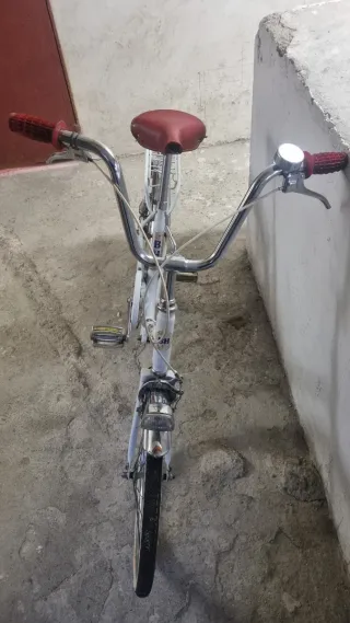 Bicicleta BH plegable blanca