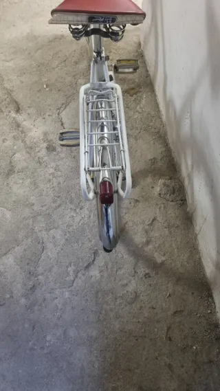 Bicicleta BH plegable blanca