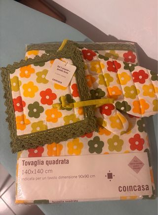 Tovaglia quadrata + 2 presine e guantone