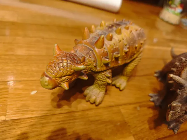 Lote de 4 figuras de dinosaurios