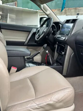 Toyota Land Cruiser 2010