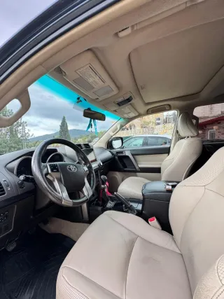 Toyota Land Cruiser 2010