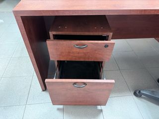 Mesa de despacho con ala y cajonera