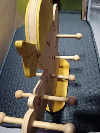 Expositores de madera para tienda o negocio