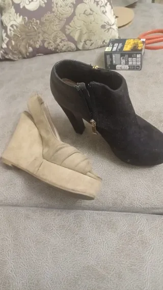 Se regalaZapatos de tacón y sandalias