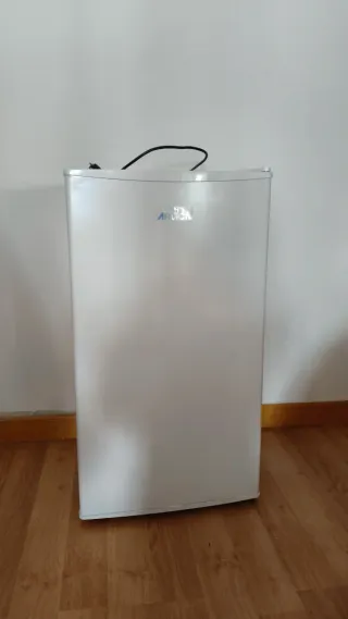 Nevera pequeña Artica