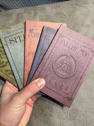 Cinco libros de magia de Harry Potter