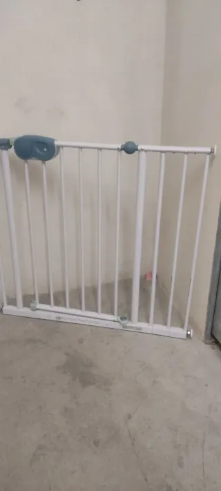 Barrera de seguridad para escaleras de niños