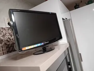 Samsung TV 22 sin Smart + Mando