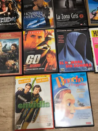 Lote 52 DVDs: 22 precintados + 30 como nuevos