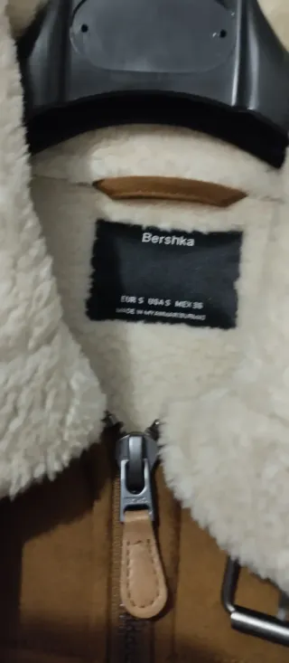 Cazadora marrón con borreguito