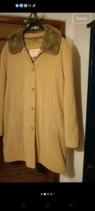 Abrigo elegante mujer beige