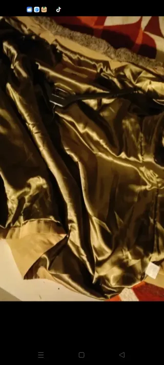 Abrigo elegante mujer beige