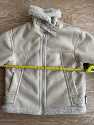 Cazadora oversize Pull&Bear beige
