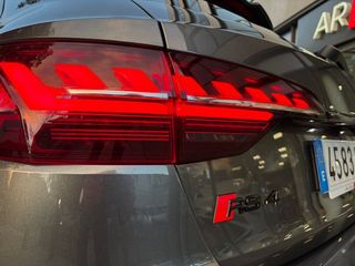 Audi A4 RS 4 Avant Competition plus TFSI quattro 331 kW (450 CV) tiptronic Techo panorámico