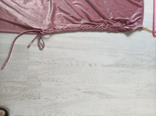 Vestido fiesta rosa cadena dorada