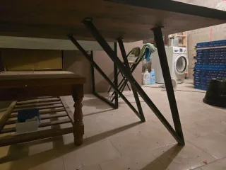 Patas de mesa metálicas negras y grises