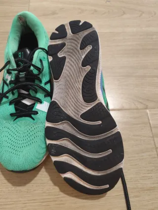 Zapatillas Asics Cumulus 24 Verde/Blanco