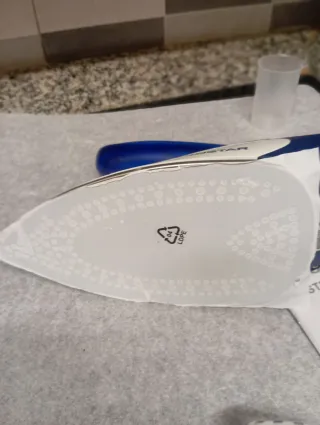 Plancha de viaje Aigostar