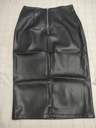 Falda polipiel larga