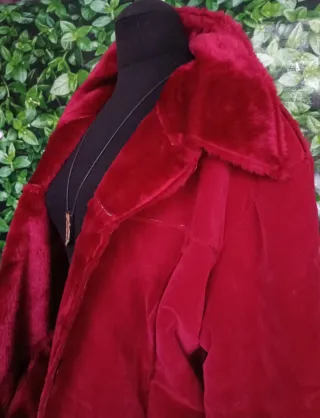 Abrigo pelo rojo talla XXL