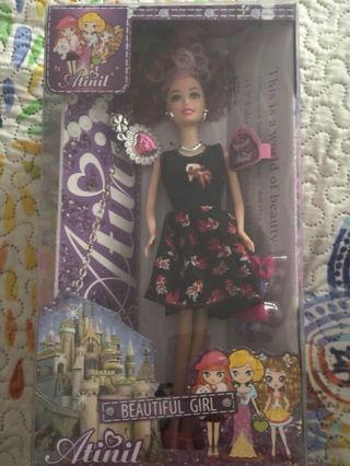 4 Muñeca Atinil con accesorios 4️⃣0️⃣€