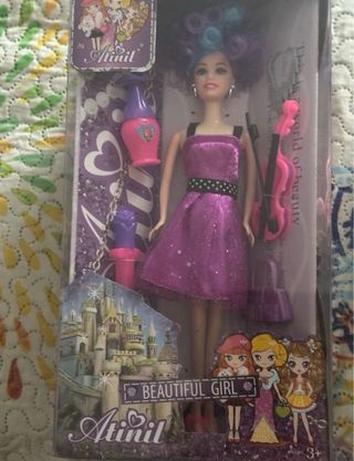 4 Muñeca Atinil con accesorios 4️⃣0️⃣€