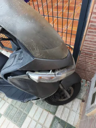 Suzuki Burgman 200 - Plásticos dañados