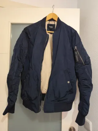 Chaqueta bomber Pull&Bear azul Talla M