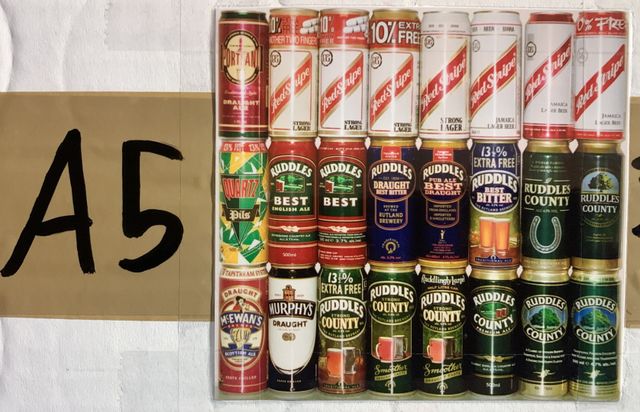 Lattine di birra vuote da collezione serie A