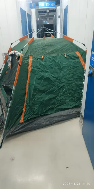 Tienda de campaña verde NUEVA A ESTRENAR