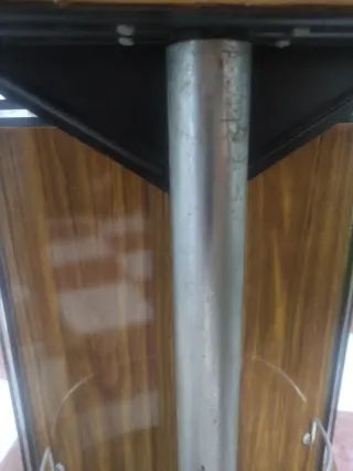 Mesa televisor y camarera antigua madera y metal