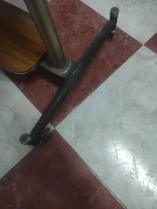 Mesa televisor y camarera antigua madera y metal