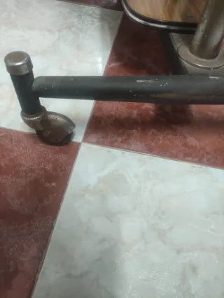 Mesa televisor y camarera antigua madera y metal