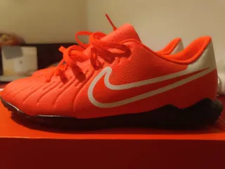 Zapatillas de fútbol Nike Talla 42