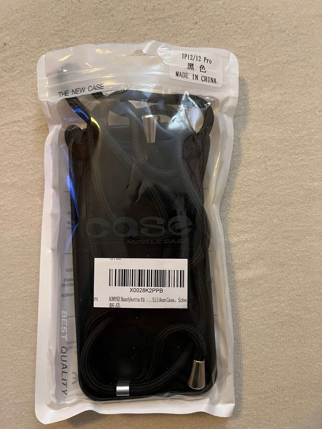 Custodia iPhone 12 nera, con protezione e cordino