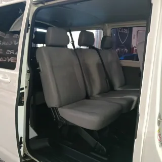Volkswagen Transporter T5. 1.9 TDI 102Cv. 9 plazas