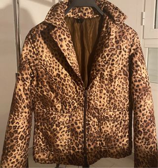 Chaqueta acolchada estampado leopardo