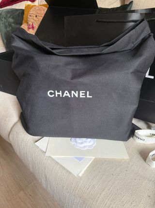 Bolso Chanel 25 Mediano Negro Dorado