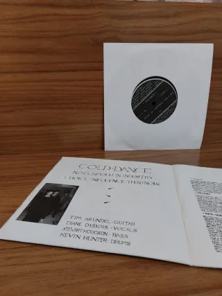 Vinilo 7" Cold Dance - No Glamour In Industry