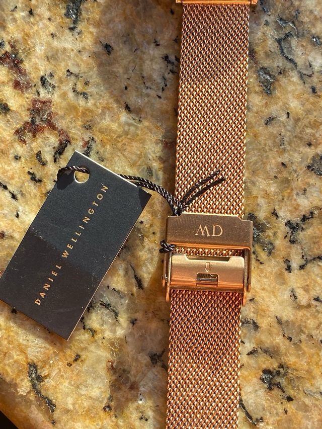 Reloj mujer Daniel Wellington Negro Dorado