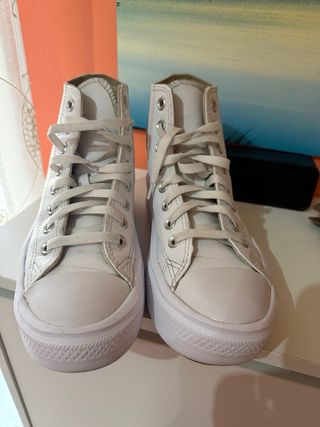 Converse Chuck Taylor Pelle Bianche