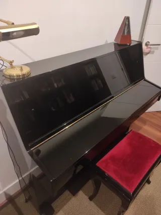 Piano Astor Negro