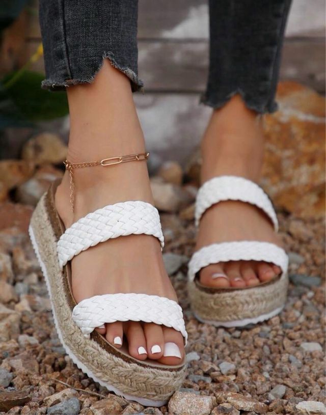 Sandalias Plataforma Beige y Blancas