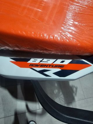 KTM 890 ADVENTURE R 2025