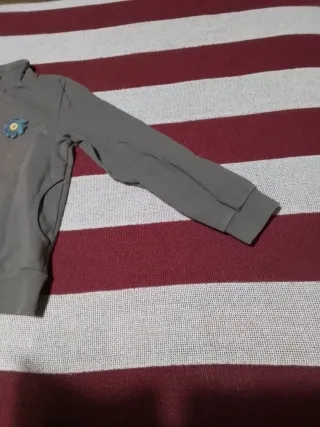 Chaqueta chándal niña 7-8 años gris precio 0'50 €
