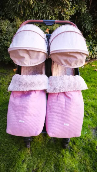 Carrito Gemelar NiuVentTwin® beige y rosa paralelo